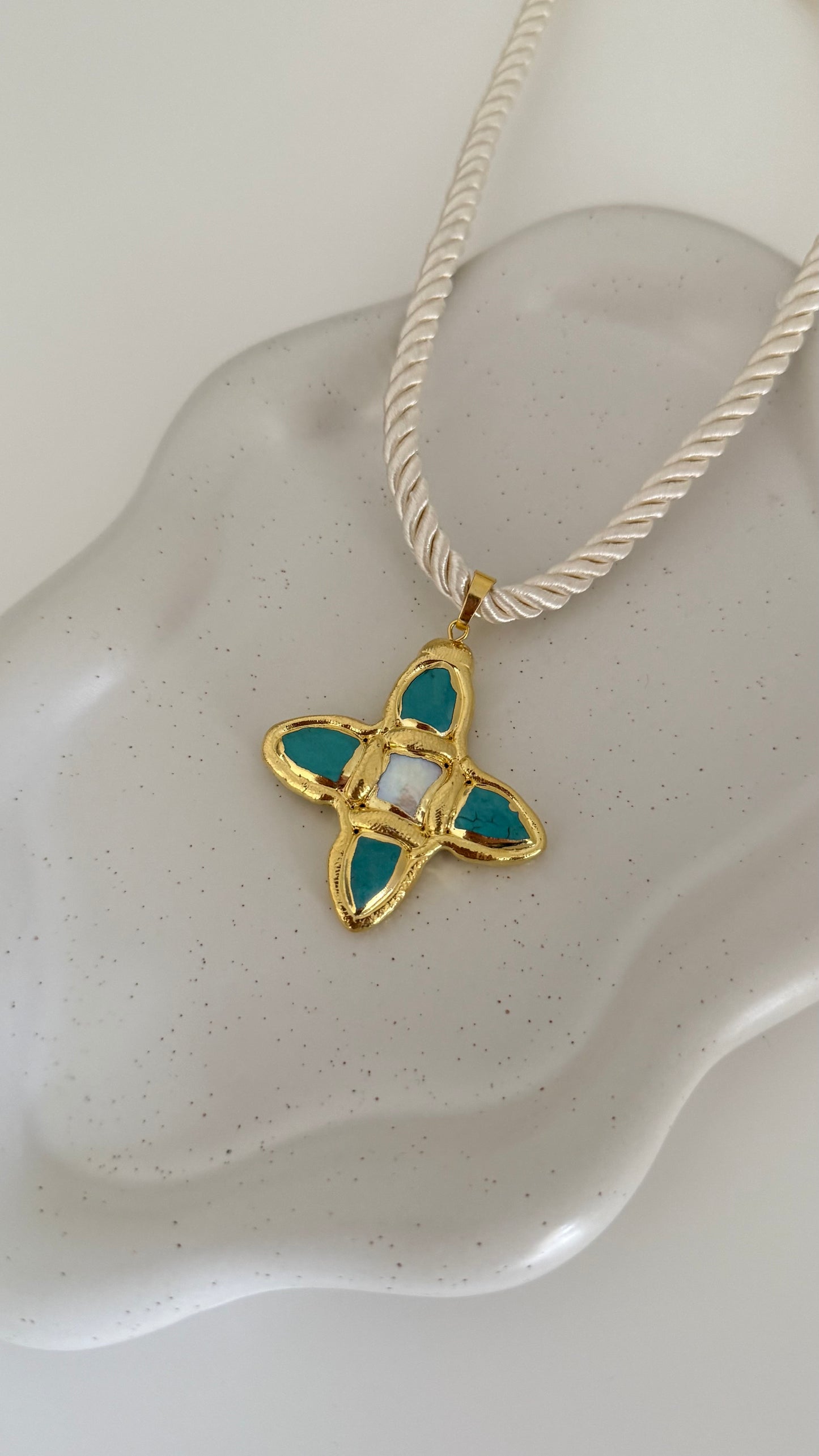 The Pearla Necklace