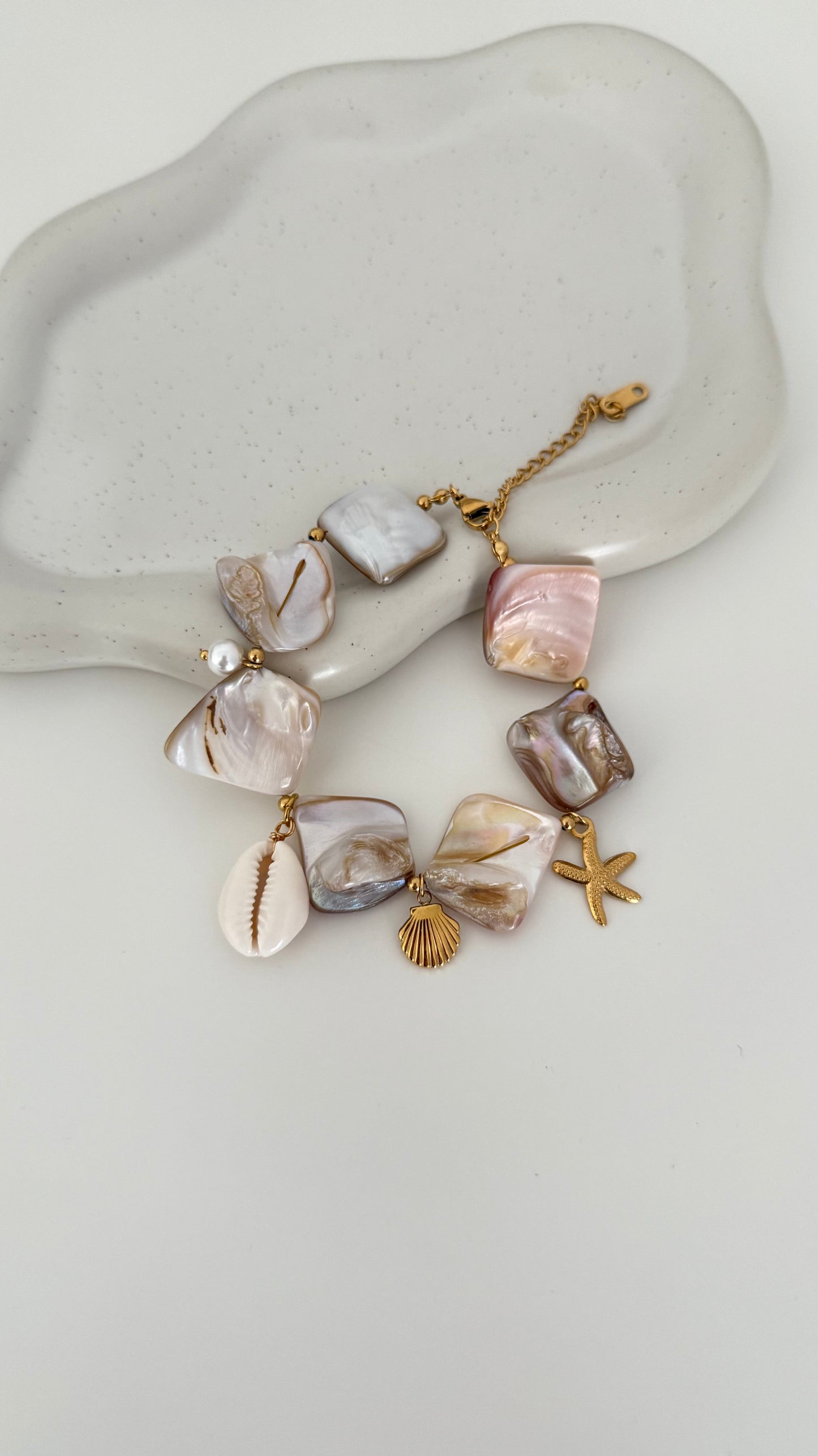 ‘Shell Yeah’ Freshwater Pearl Bracelet