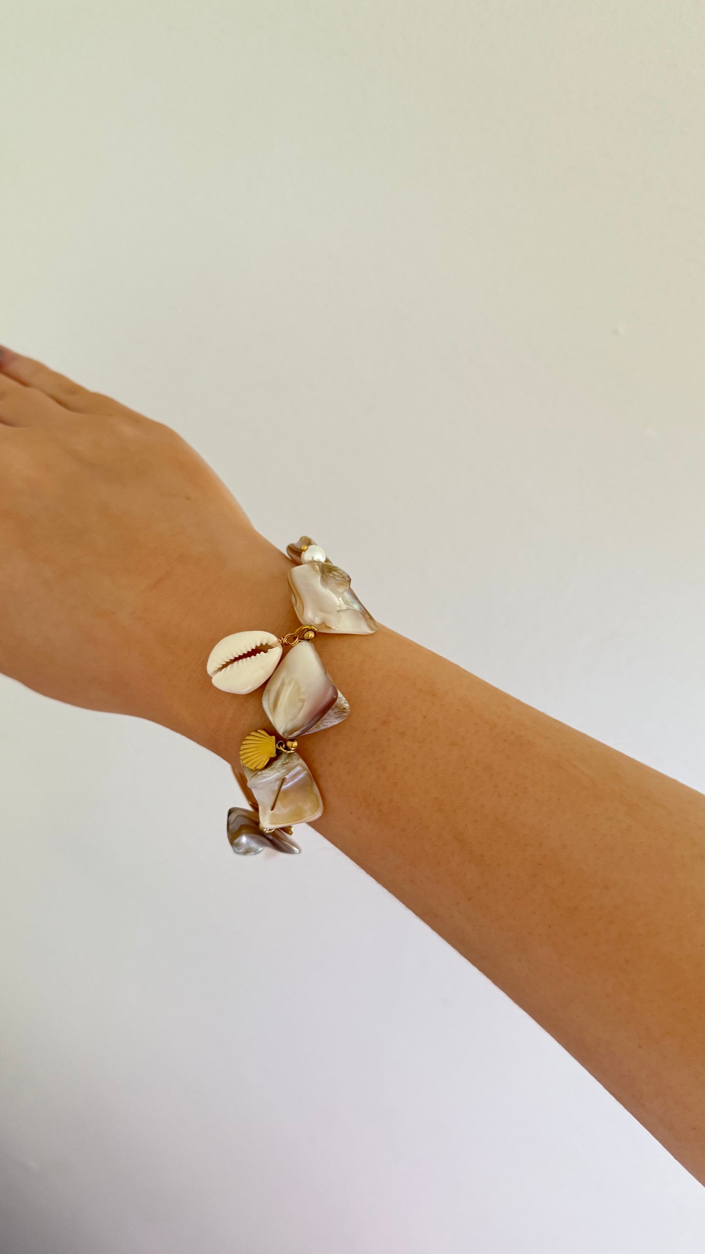 ‘Shell Yeah’ Freshwater Pearl Bracelet