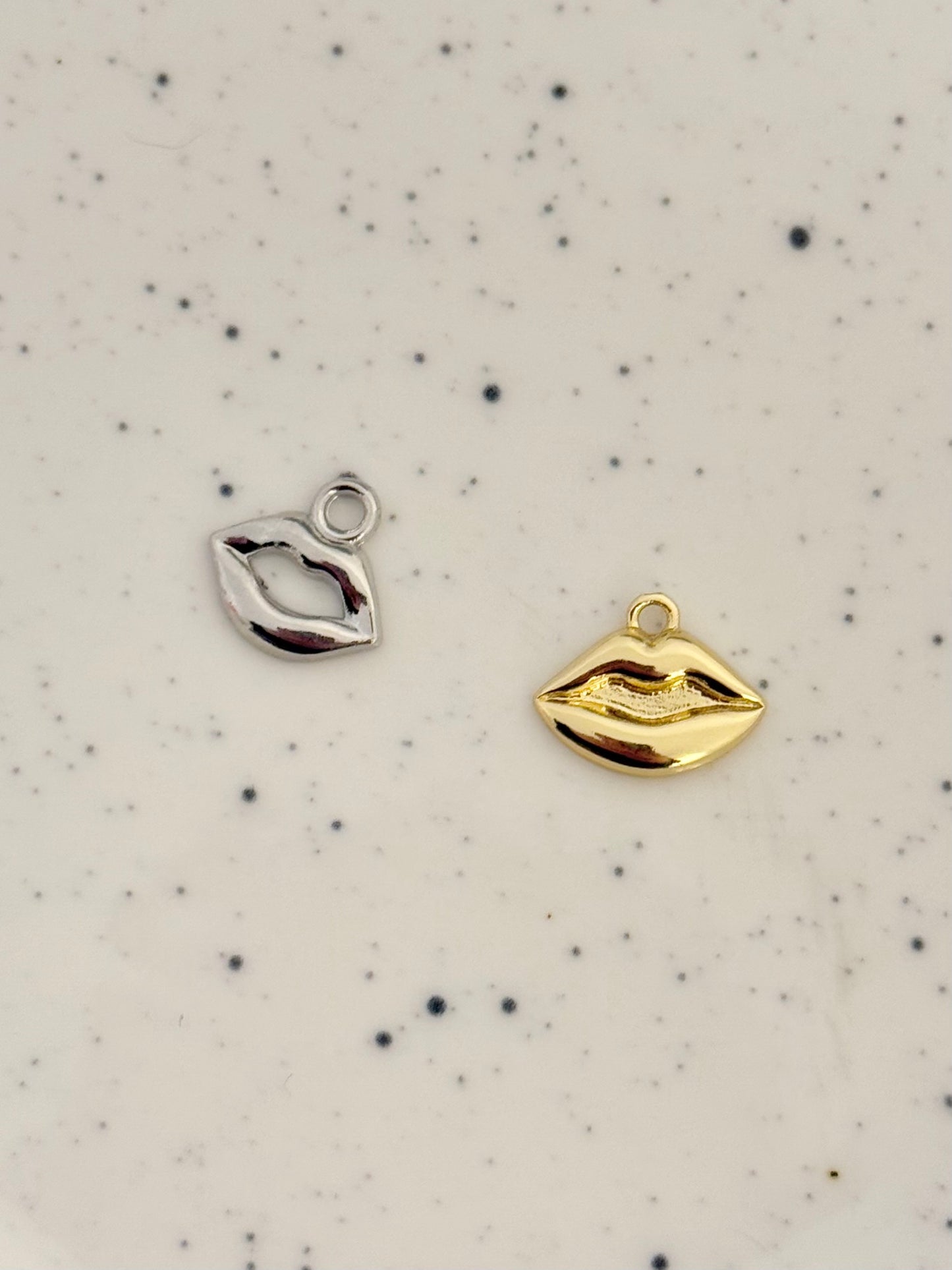 Lips Charm
