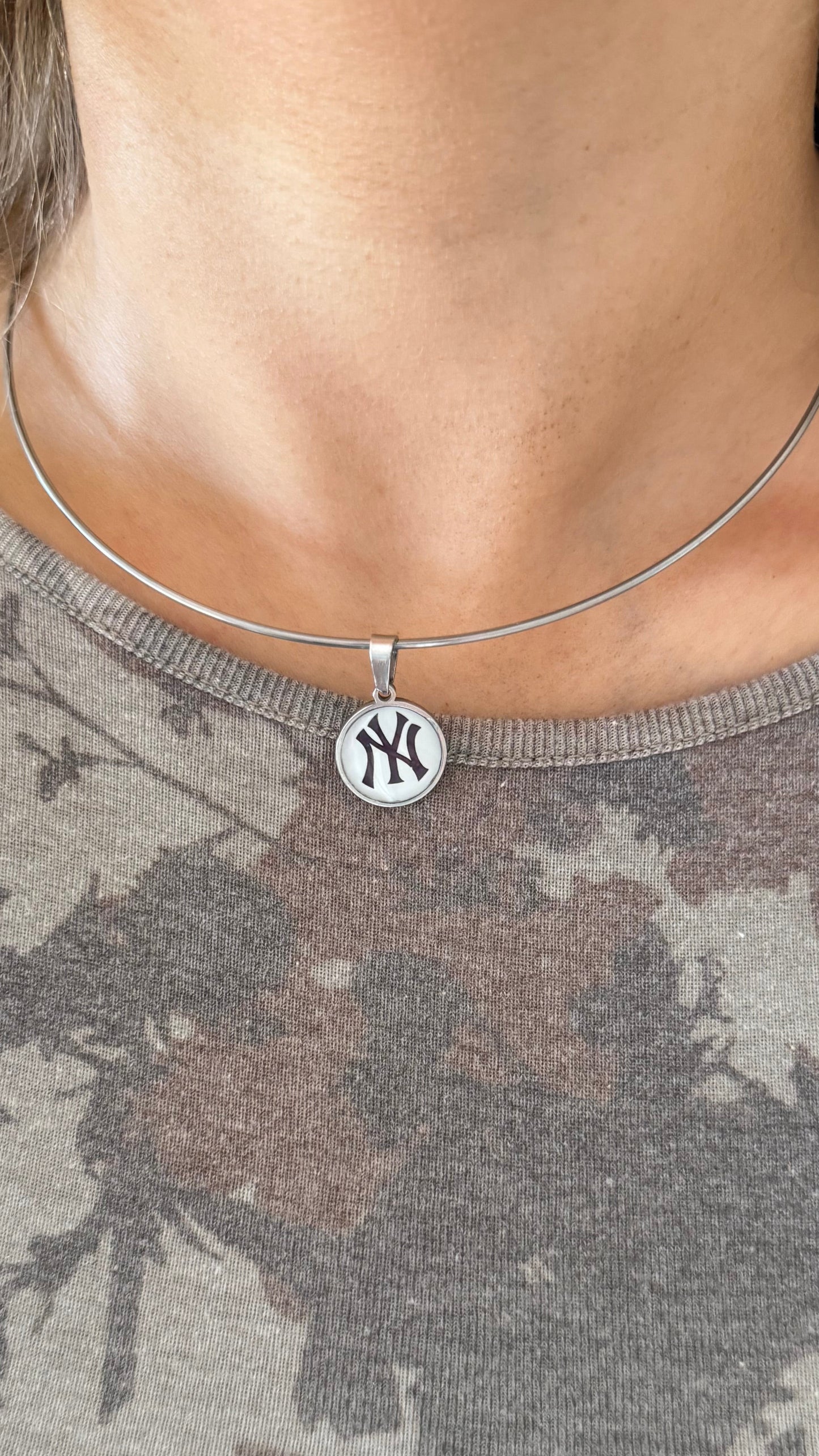 NY Choker Necklace