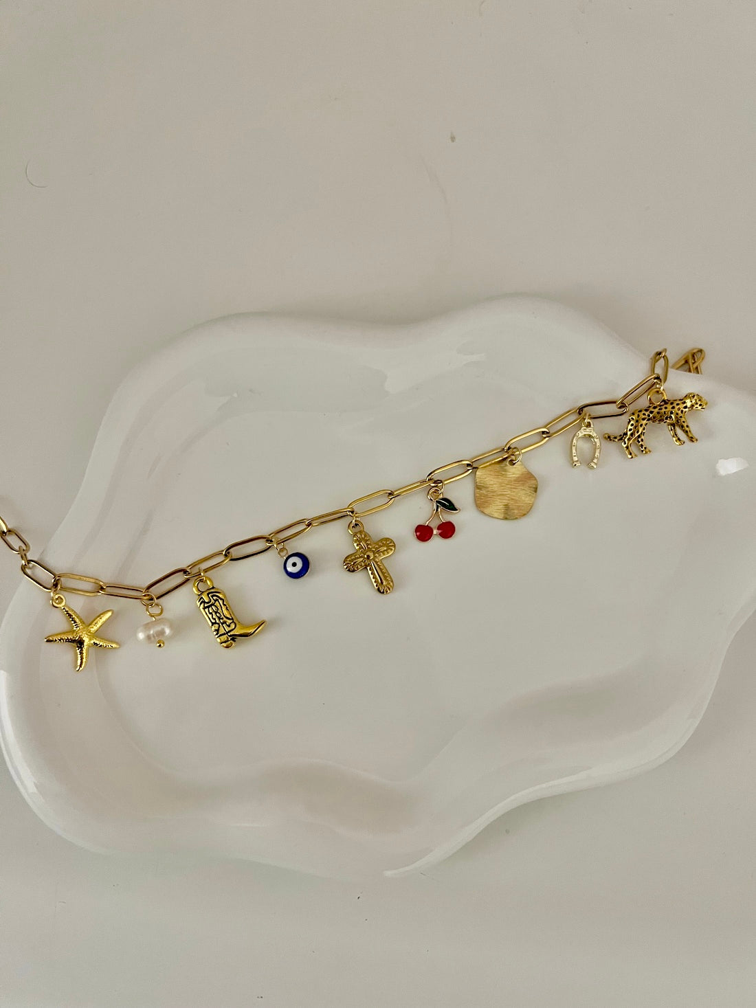Pacha Charm Necklace Gold
