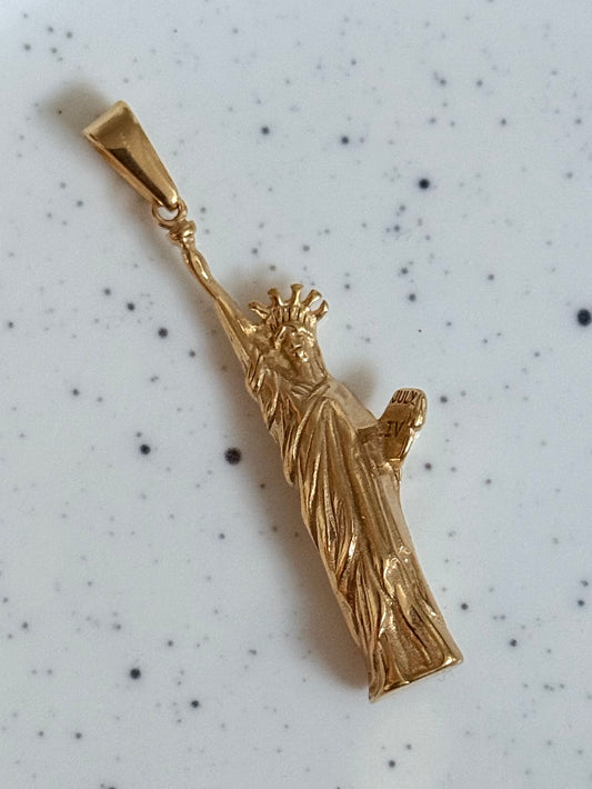 Big Statue Of Liberty Gold Charm
