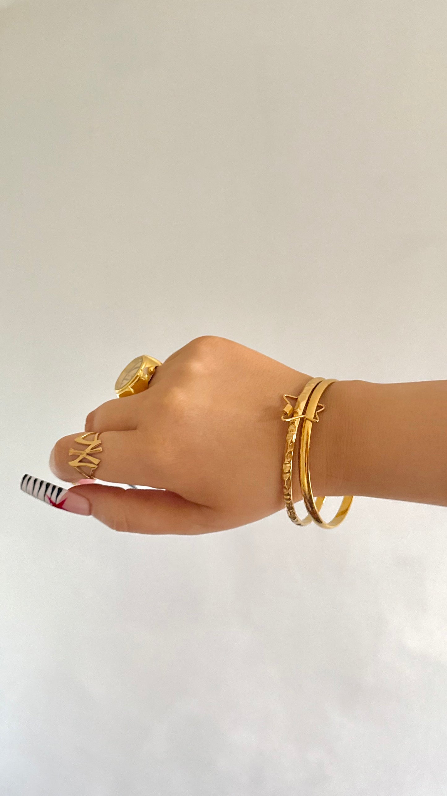 The “Étoile” Linked Bangles