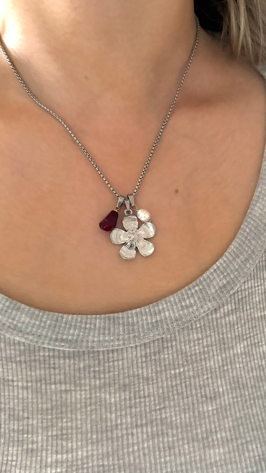 Fallin’ For You Silver Dangly Charm Necklace